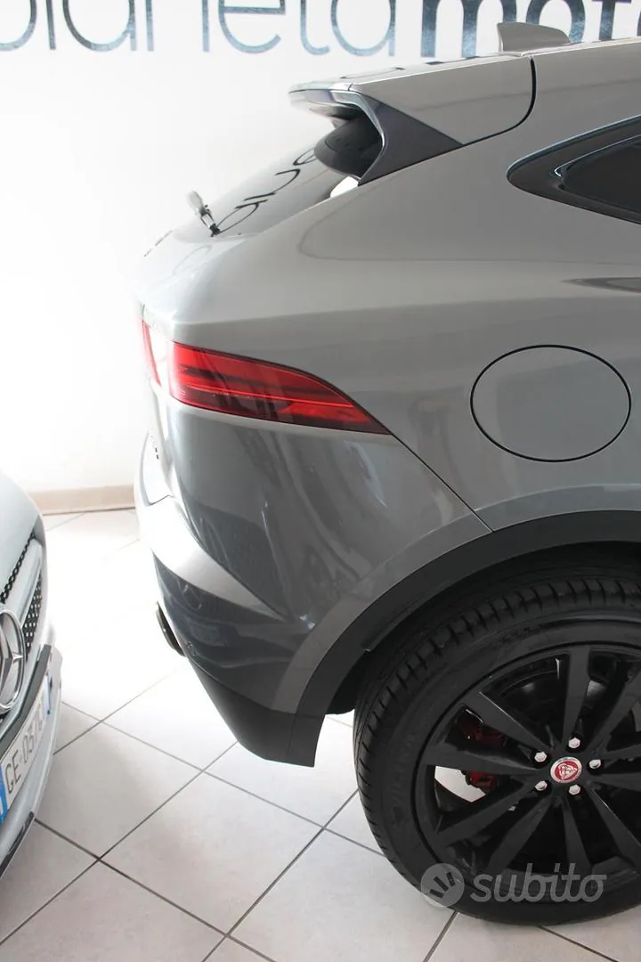 Jaguar E-Pace 2019 photo 5
