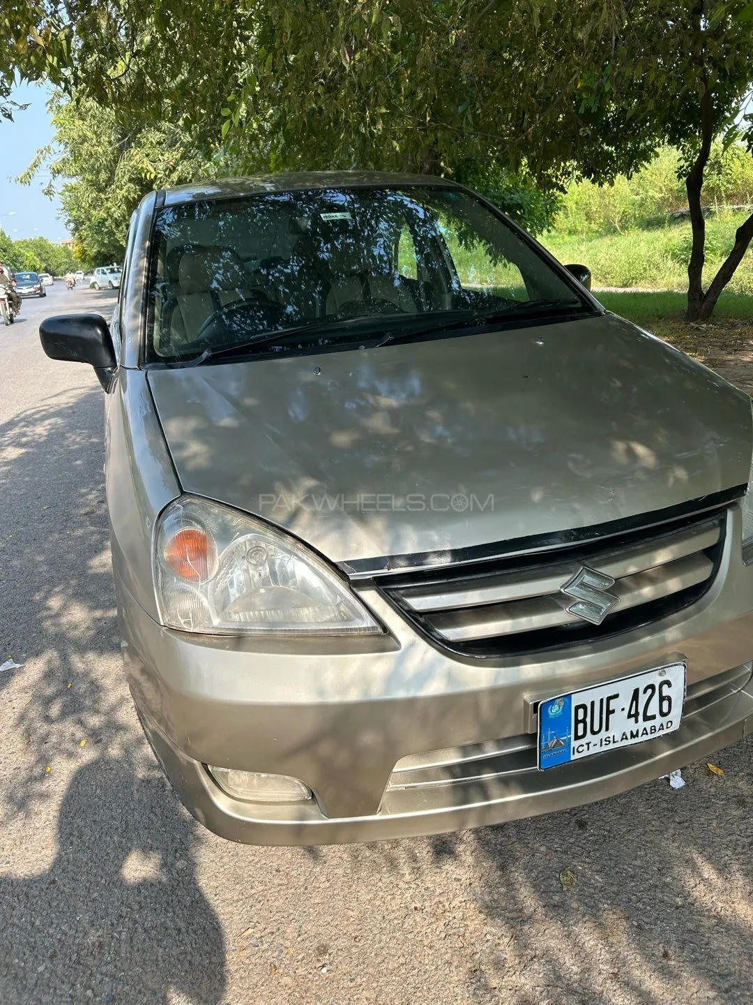 Suzuki Liana