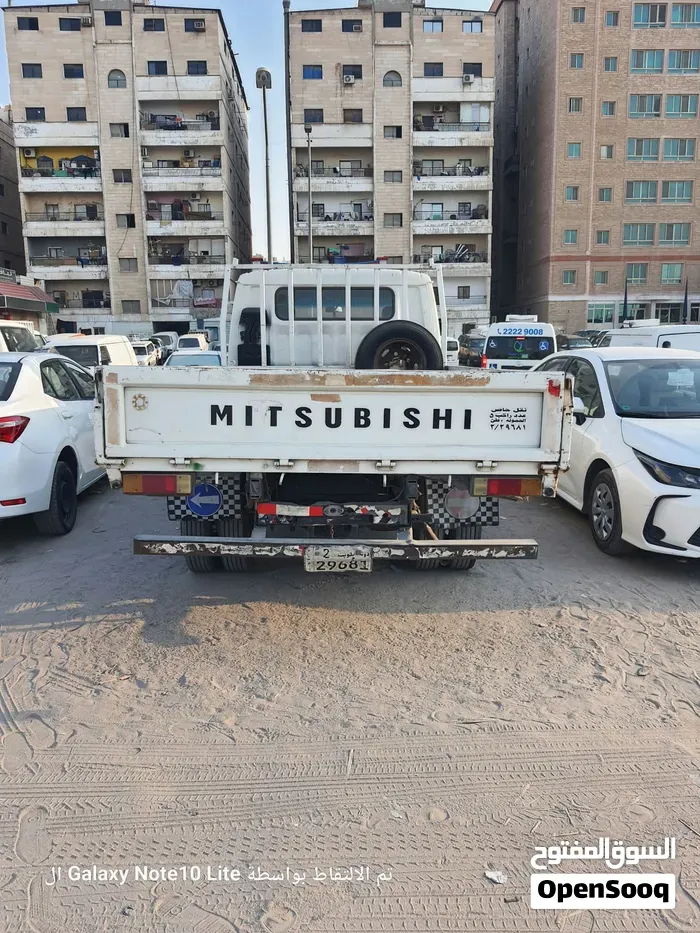 Mitsubishi Canter 2004 photo 3