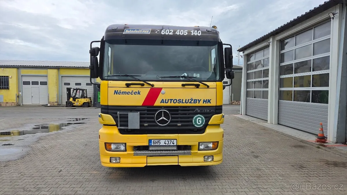 Mercedes-Benz Actros 2000 photo 2