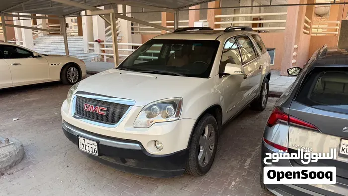 GMC Acadia 2008 photo 2