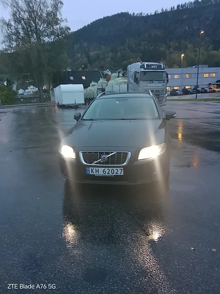 Volvo V70 2009 photo 2