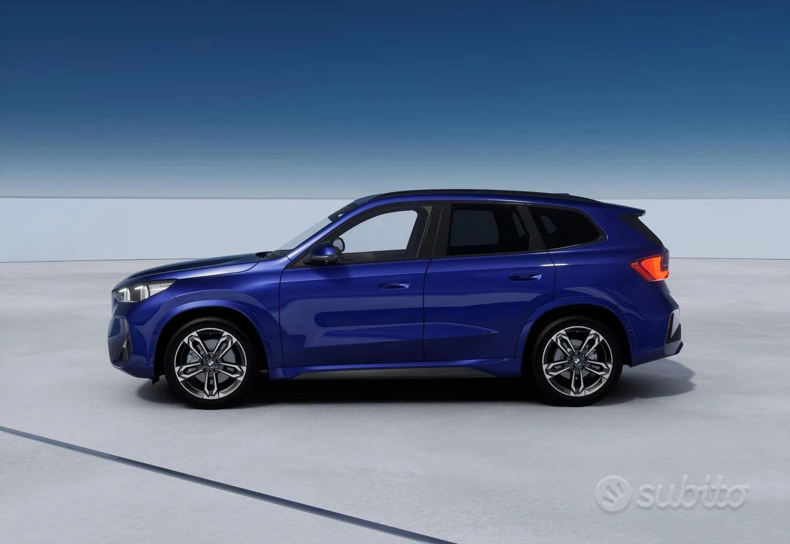 BMW Ix1 2024 photo 4