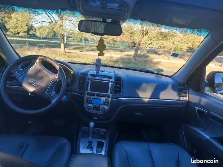 Hyundai Santa Fe 2011 photo 2