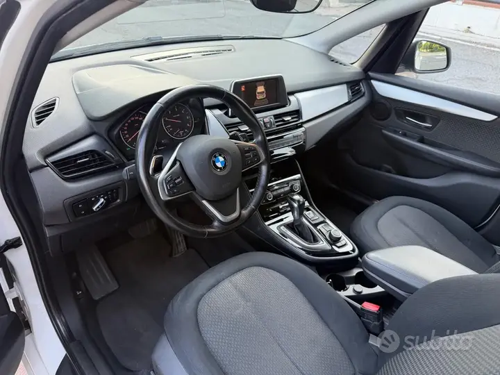 BMW 218 Active Tourer 2015 photo 4