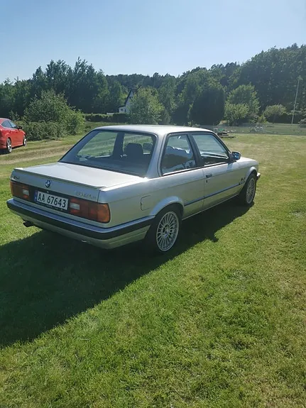 BMW 318 1991 photo 4