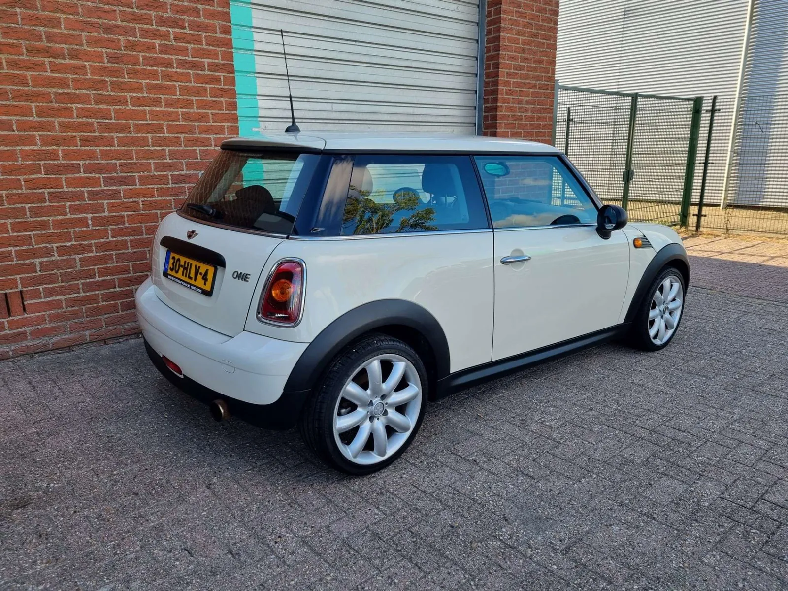 Mini One 2009 photo 4