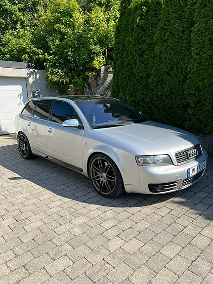 Audi S4 2004 photo 2