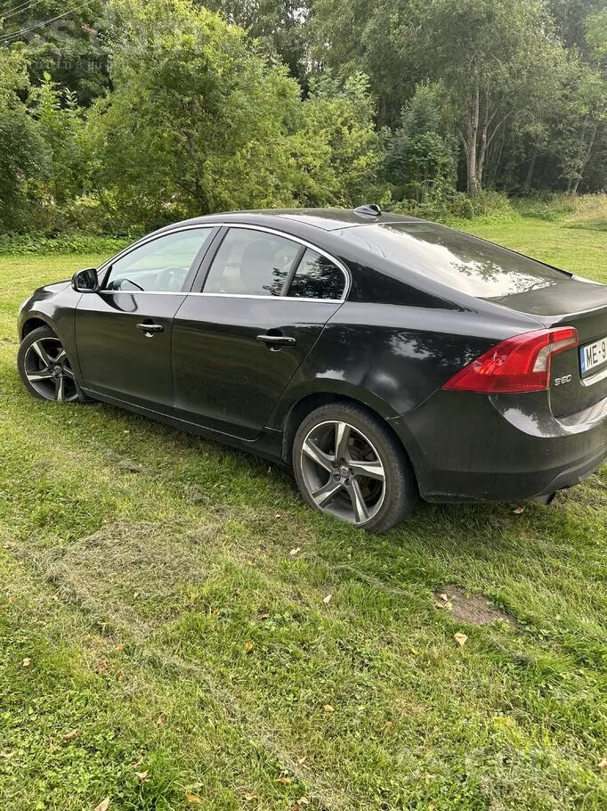 Volvo S60 2010 photo 3