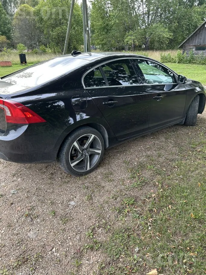 Volvo S60 2010 photo 4
