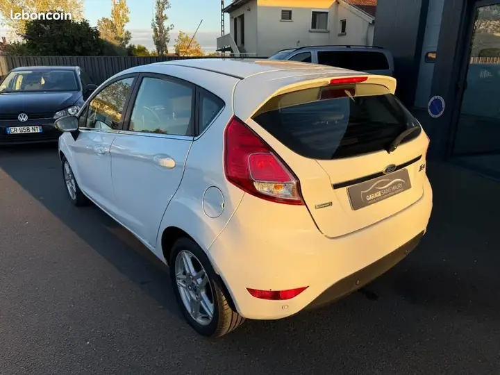 Ford Fiesta 2015 photo 5