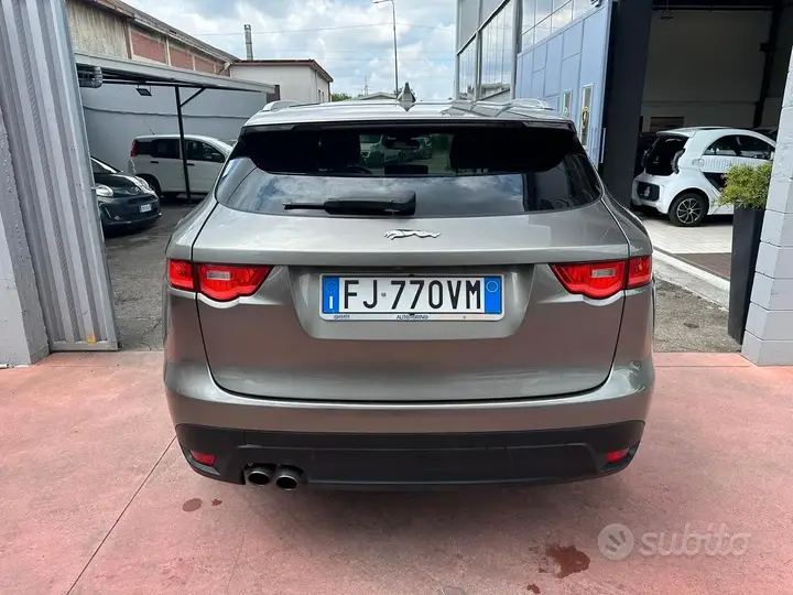 Jaguar F-Pace 2017 photo 5