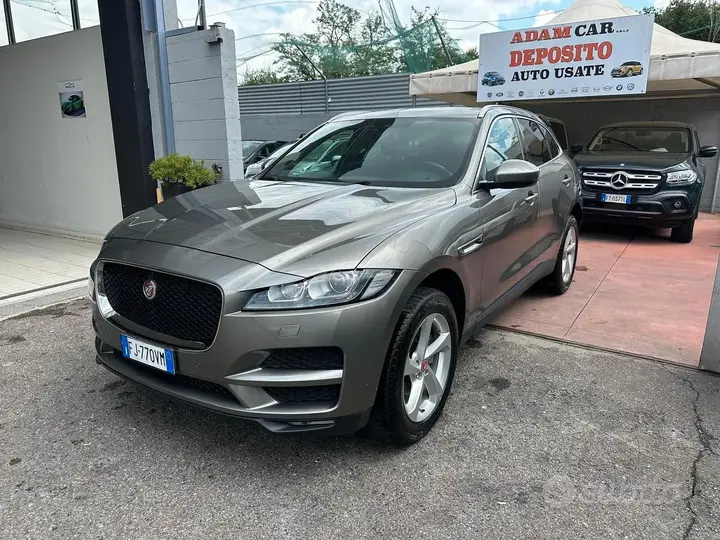 Jaguar F-Pace 2017 photo 2