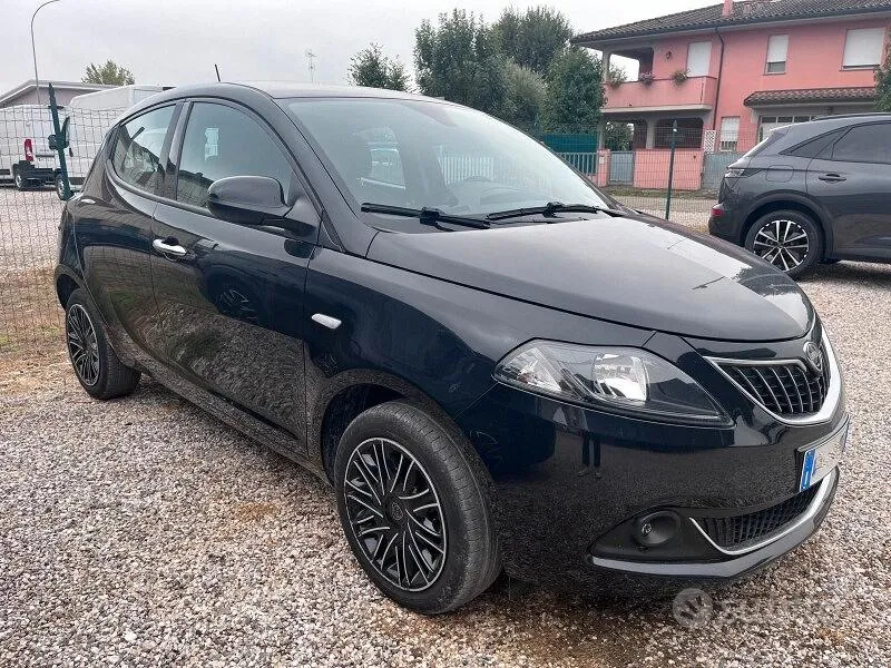 Lancia Ypsilon 2022 photo 2