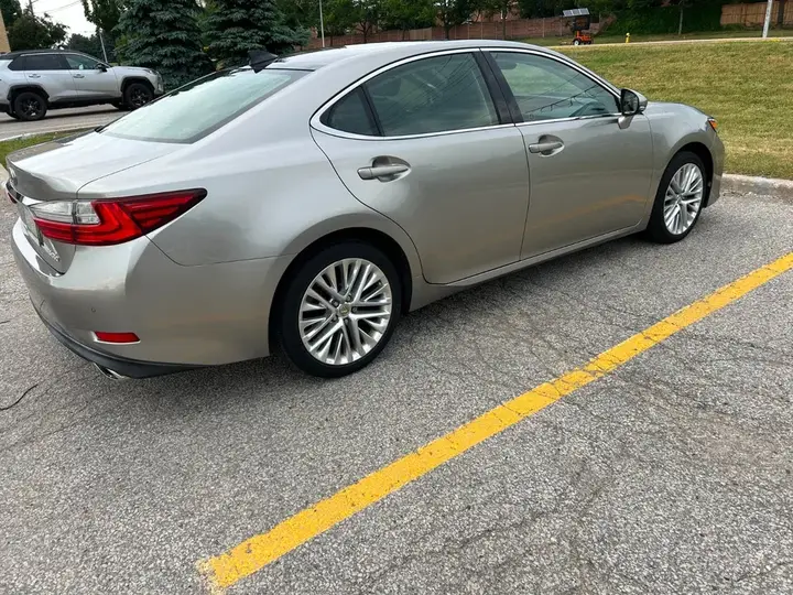 Lexus Es 2016 photo 2