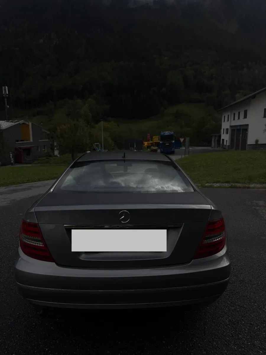 Mercedes-Benz C-Class 2012 photo 3