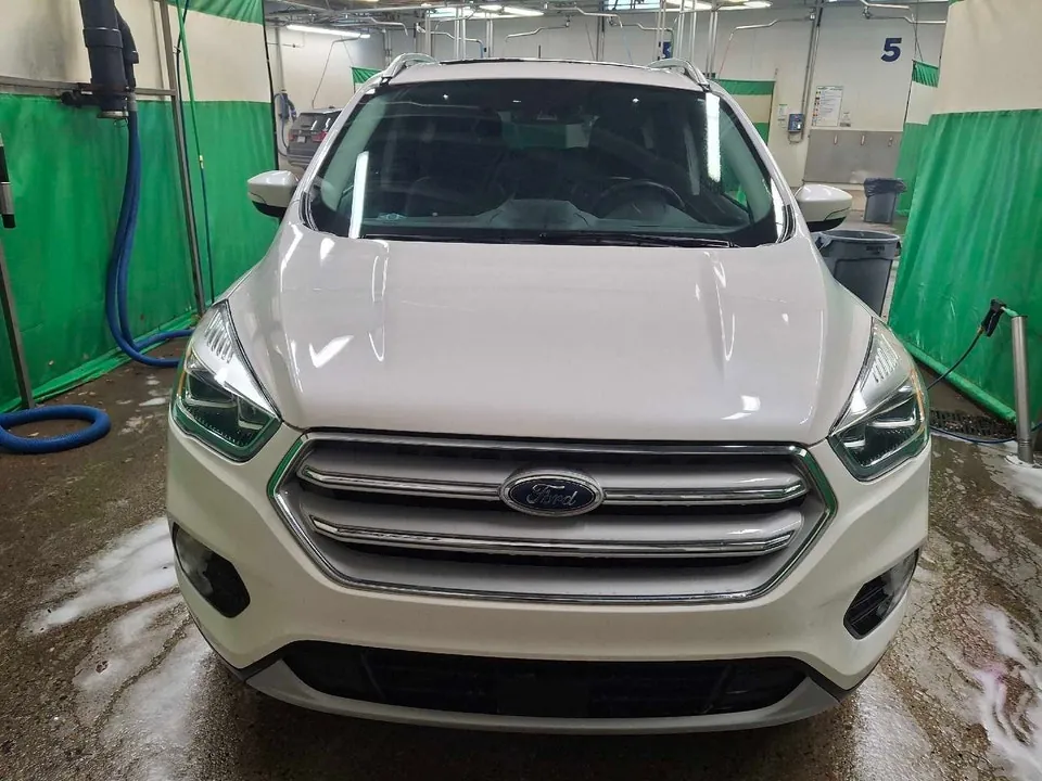 Ford Escape 2018 photo 2