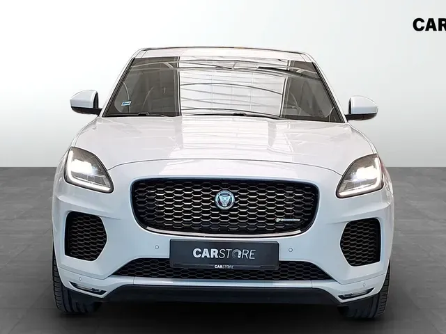 Jaguar E-Pace 2019 photo 2