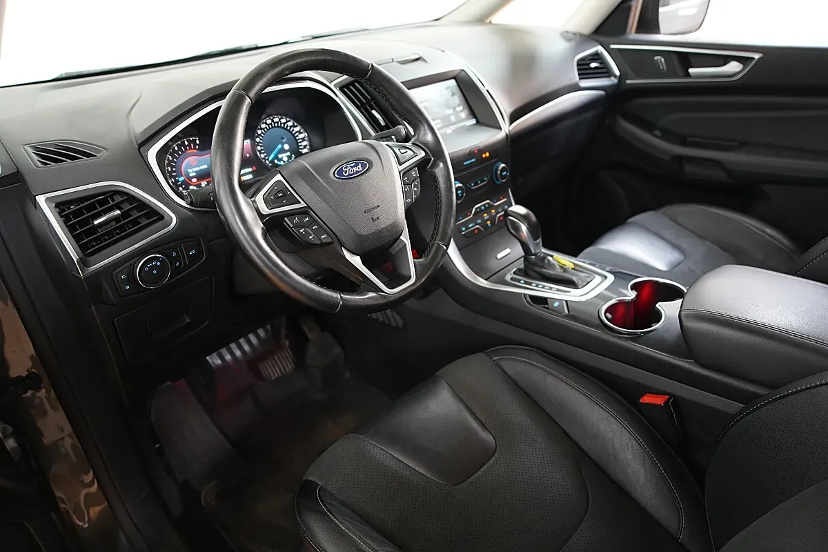 Ford Galaxy 2016 photo 2