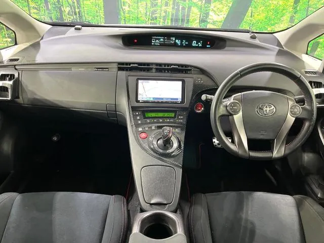 Toyota Prius 2015 photo 4