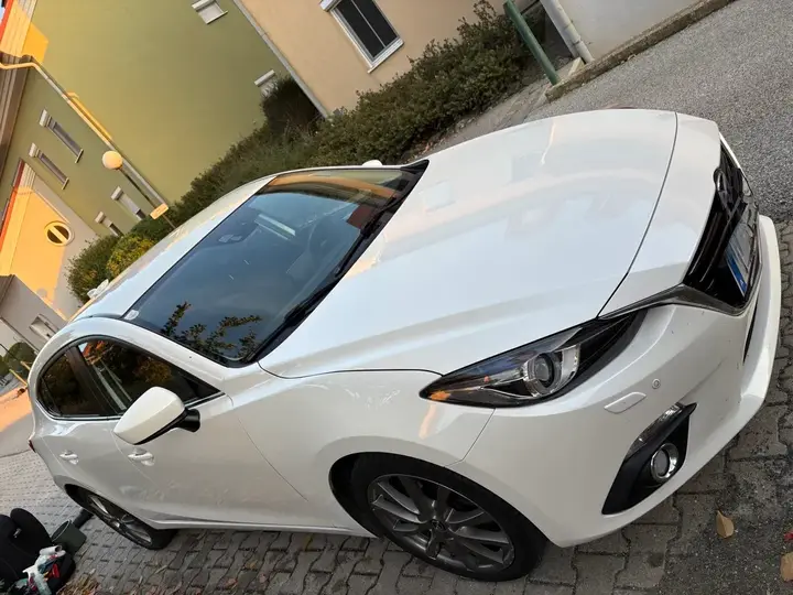 Mazda Mazda3 2014 photo 3