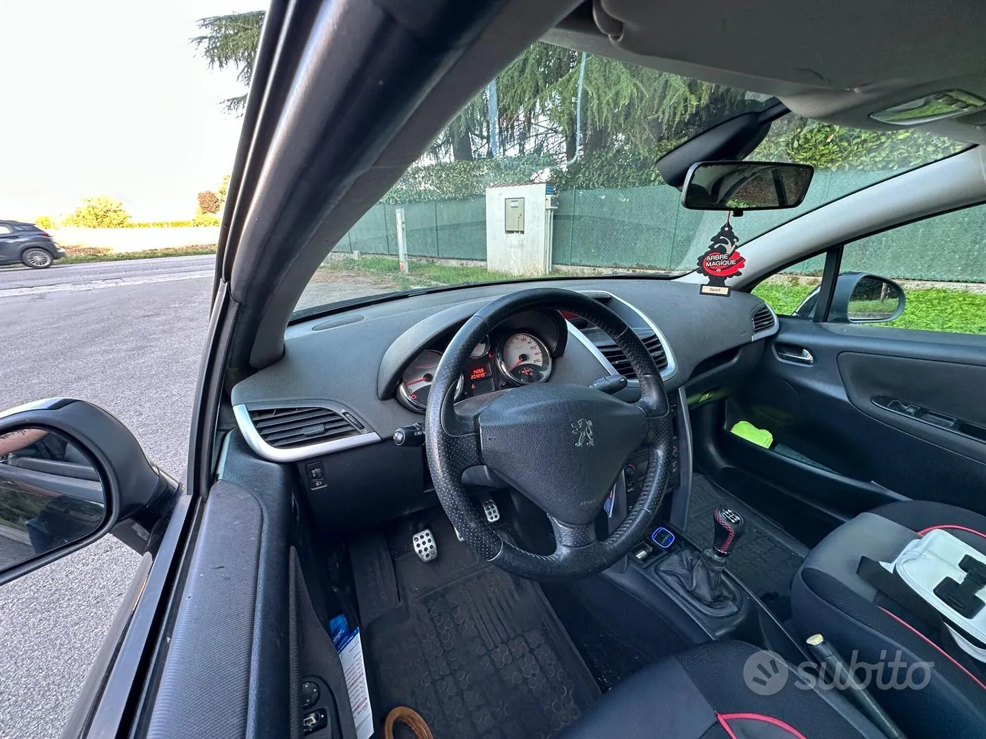 Peugeot 207 2007 photo 2