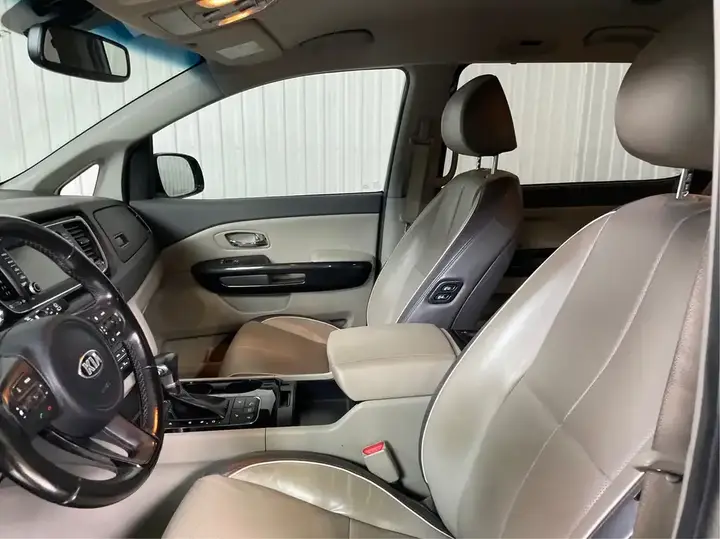 Kia Sedona 2018 photo 3