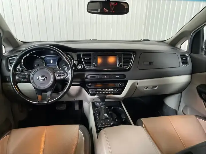Kia Sedona 2018 photo 5