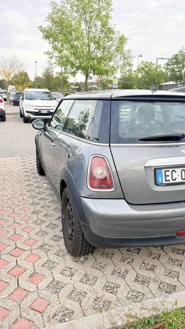 Mini One 2010 photo 5