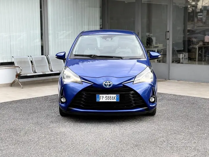 Toyota Yaris 2018 photo 2