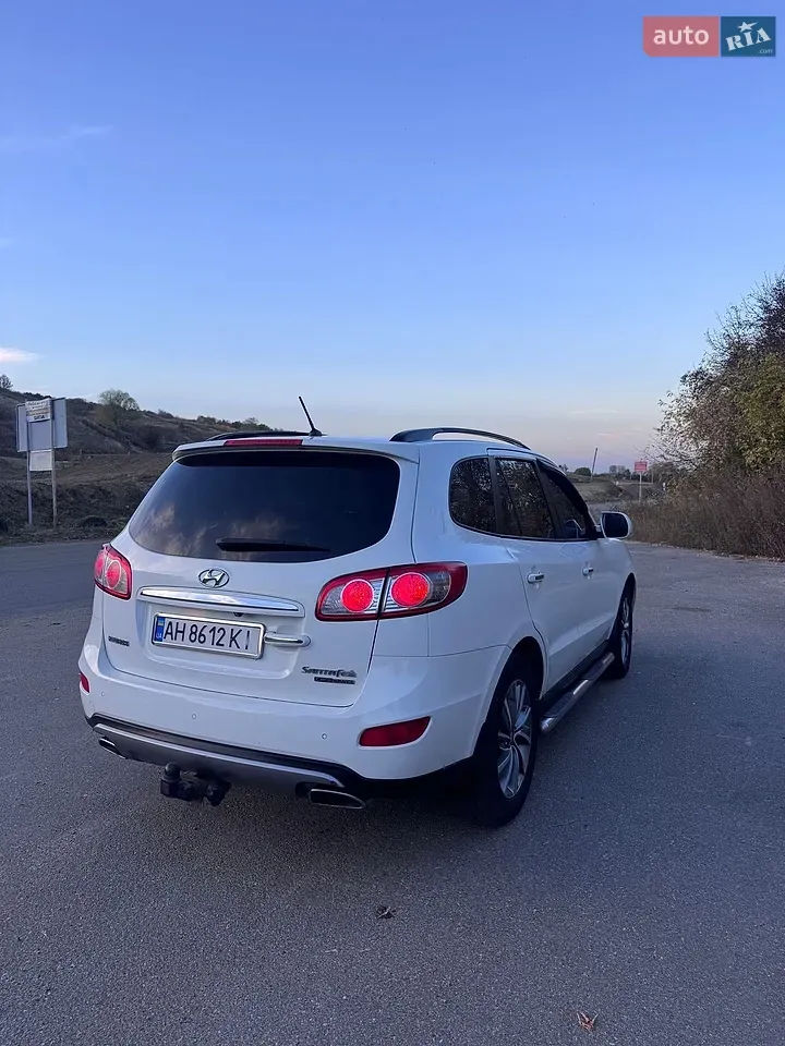 Hyundai Santa Fe 2012 photo 5