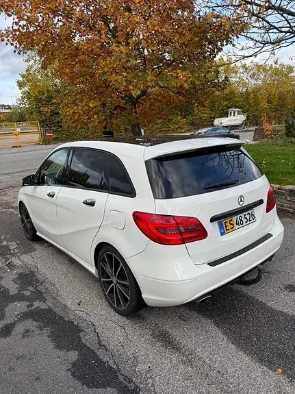 Mercedes-Benz B 250 2013 photo 3