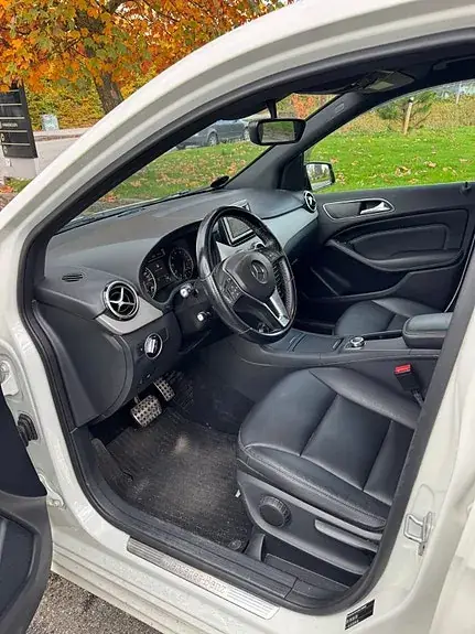 Mercedes-Benz B 250 2013 photo 5