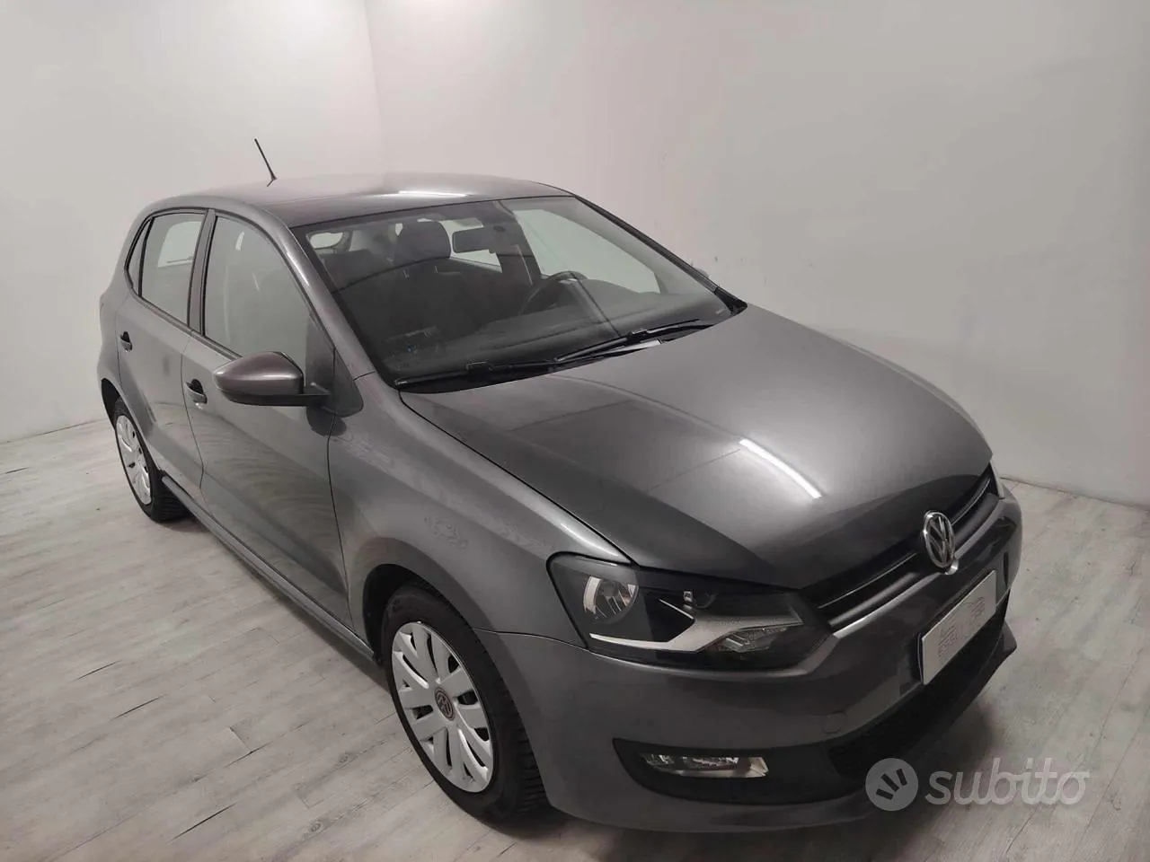 Volkswagen Polo 2011 photo 2