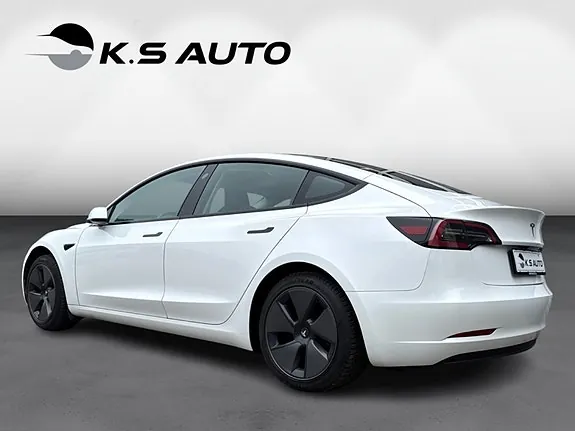 Tesla Model 3 2022 photo 3