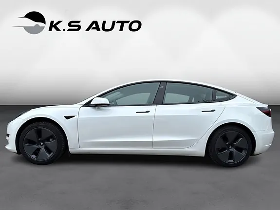 Tesla Model 3 2022 photo 2