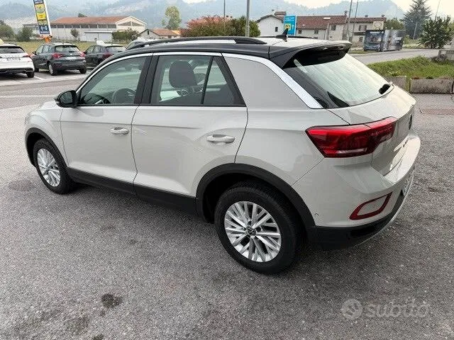 Volkswagen T-Roc 2022 photo 3