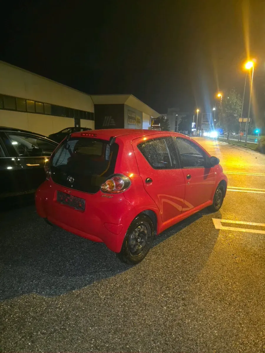Toyota Aygo 2012 photo 3