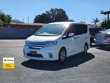 Nissan Serena 2013 photo 4