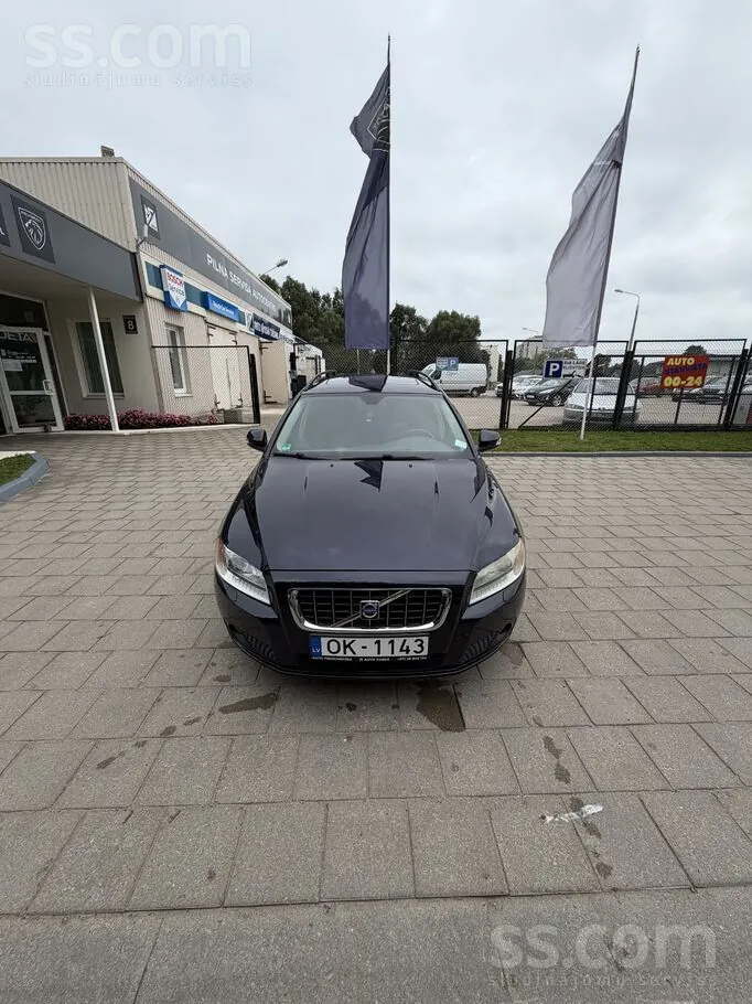 Volvo V70 2009 photo 2