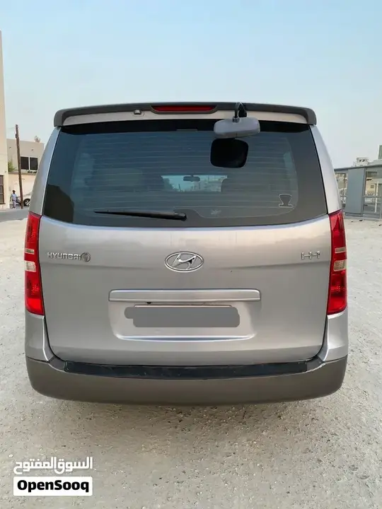 Hyundai H1 2014 photo 2