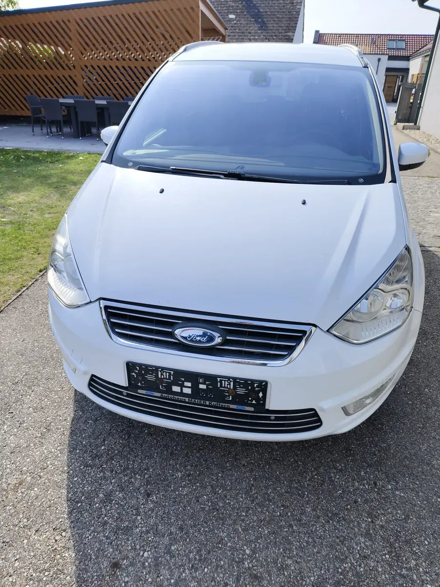 Ford Galaxy 2011 photo 3