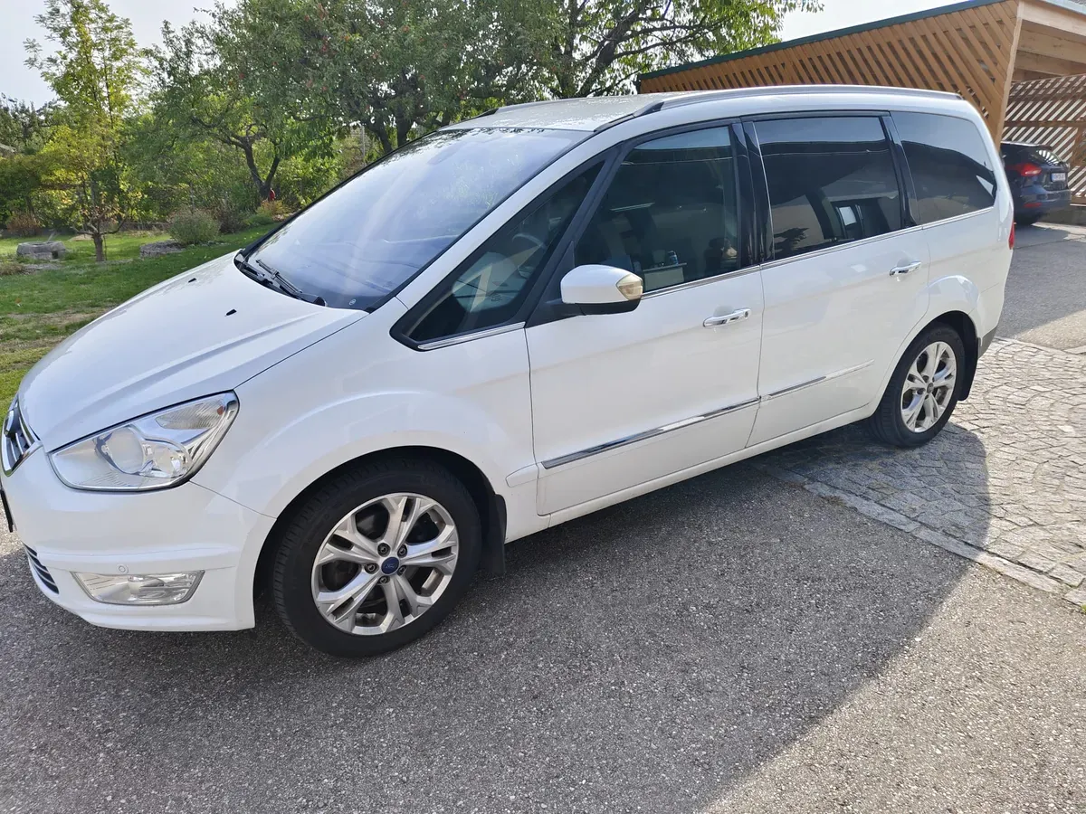 Ford Galaxy 2011 photo 2