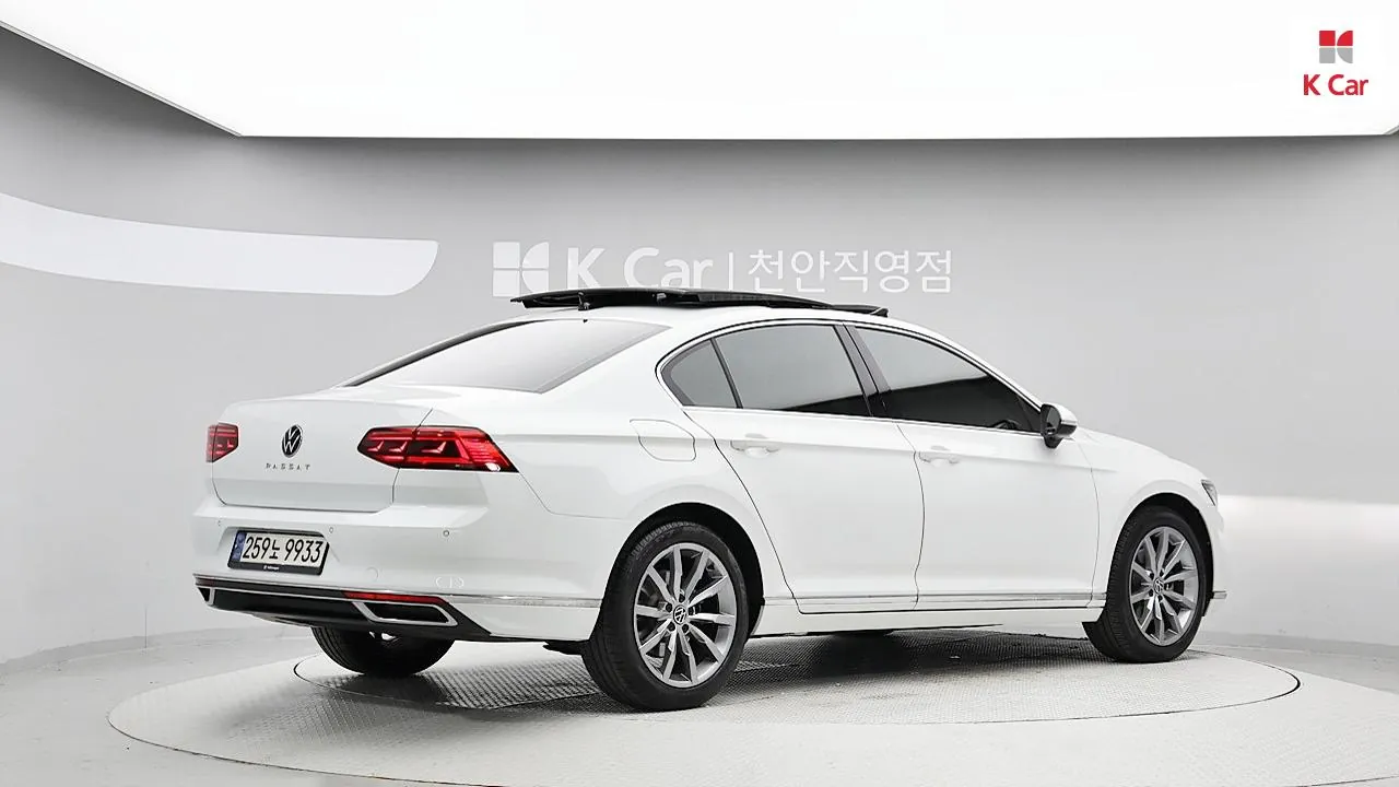 Volkswagen Passat 2022 photo 4