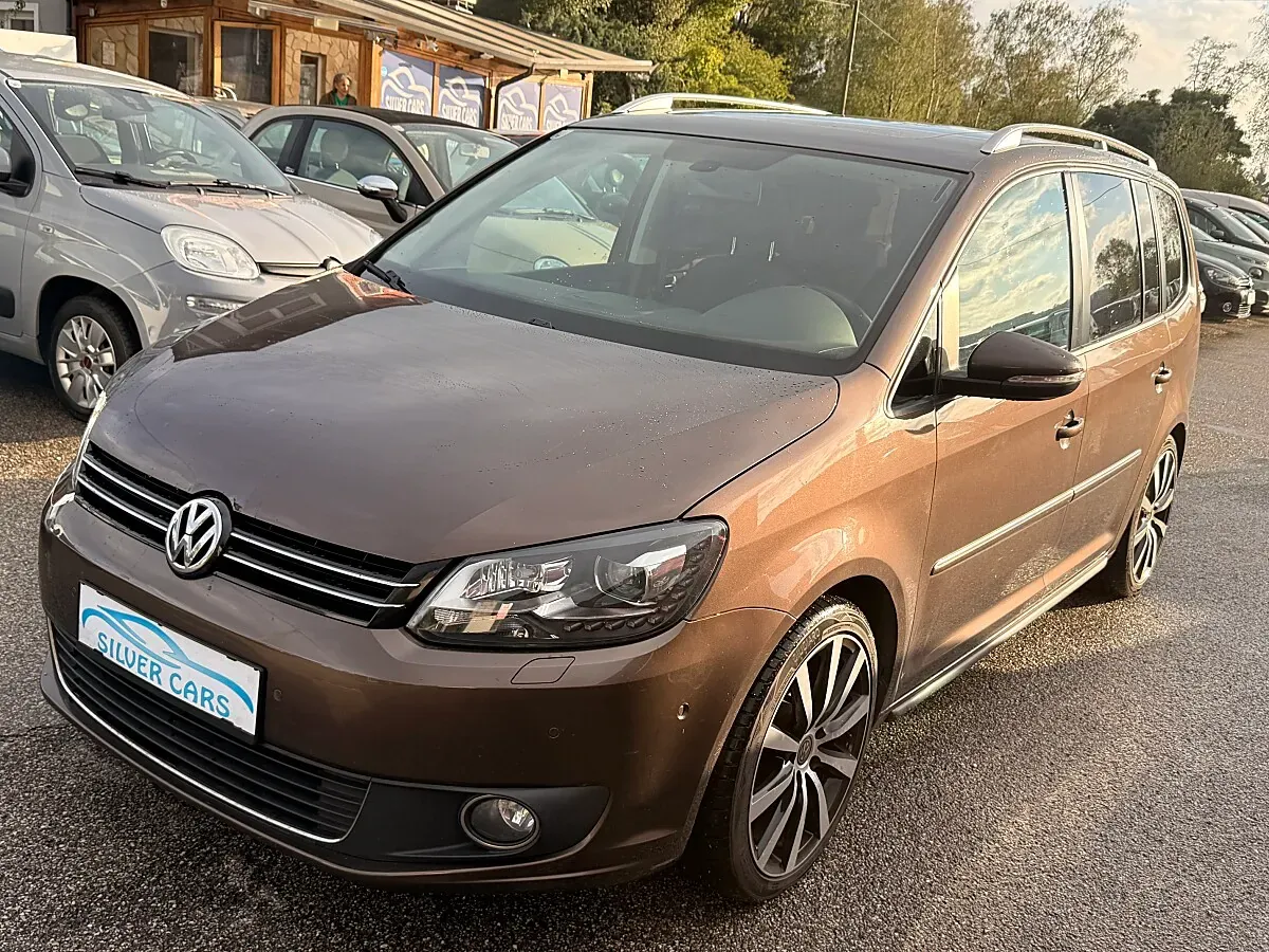 Volkswagen Touran 2012 photo 3