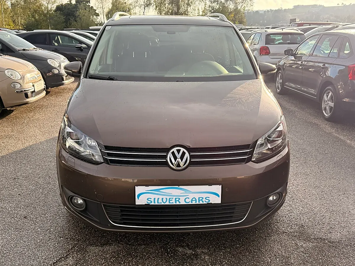 Volkswagen Touran 2012 photo 2