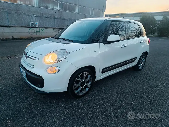 Fiat 500L 2016 photo 2