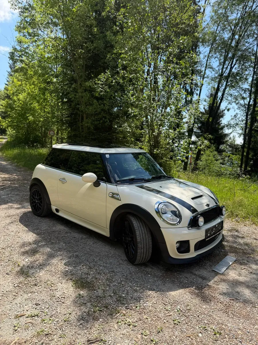 Mini Cooper S 2012 photo 3