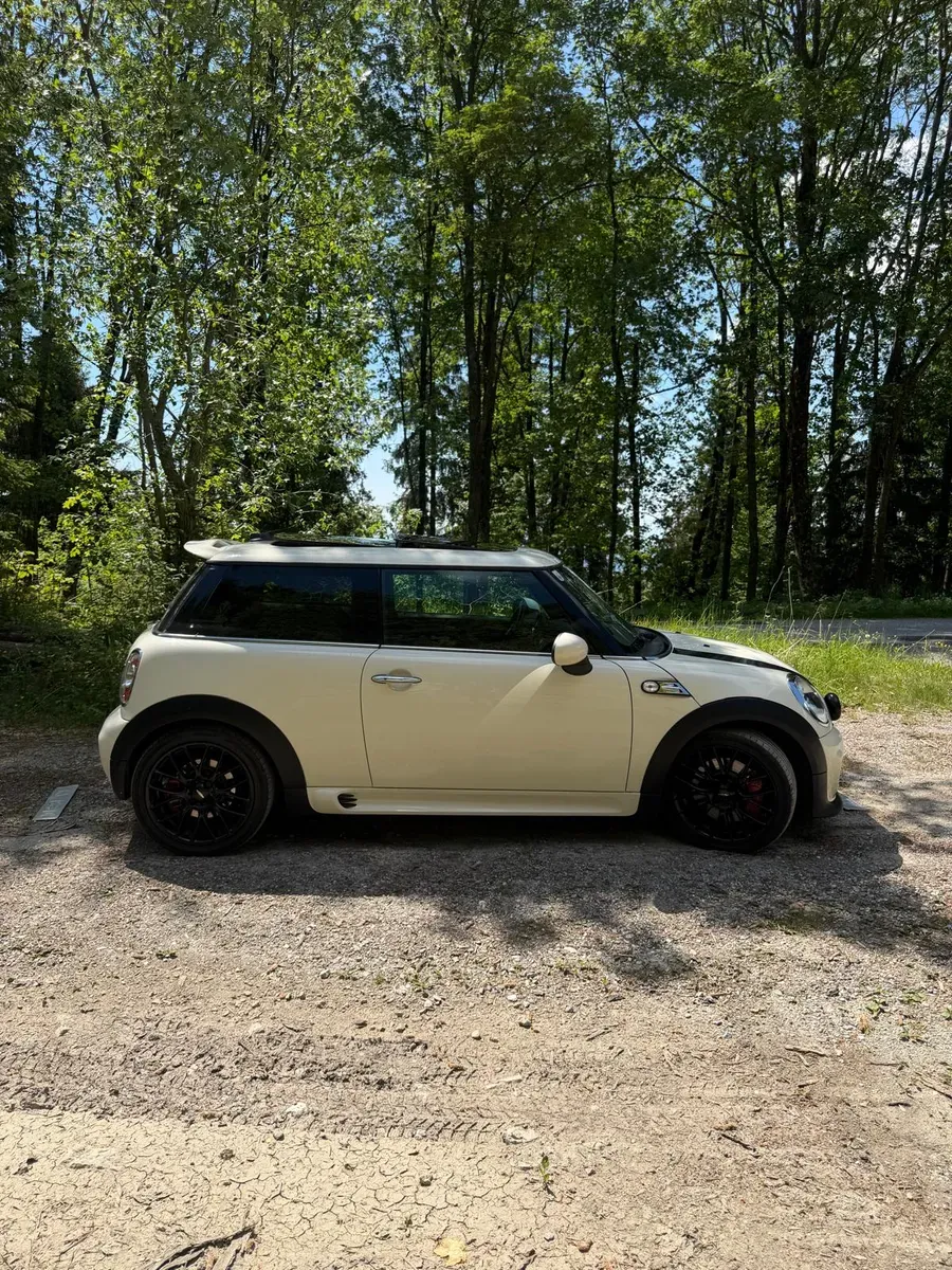 Mini Cooper S 2012 photo 2