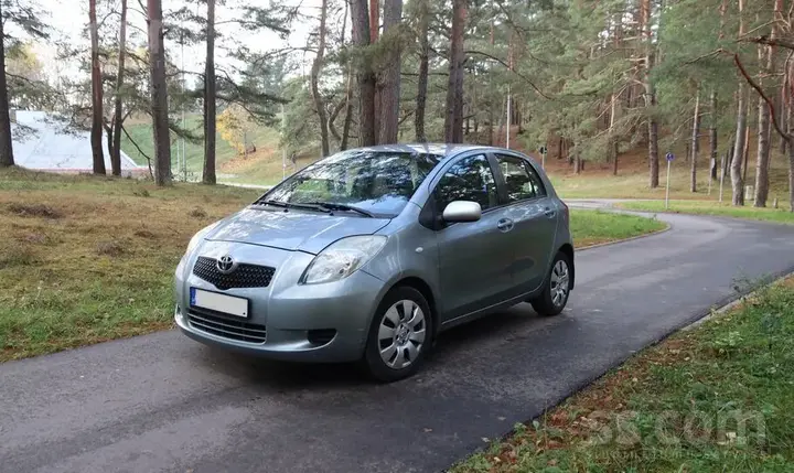 Toyota Yaris 2007 photo 2